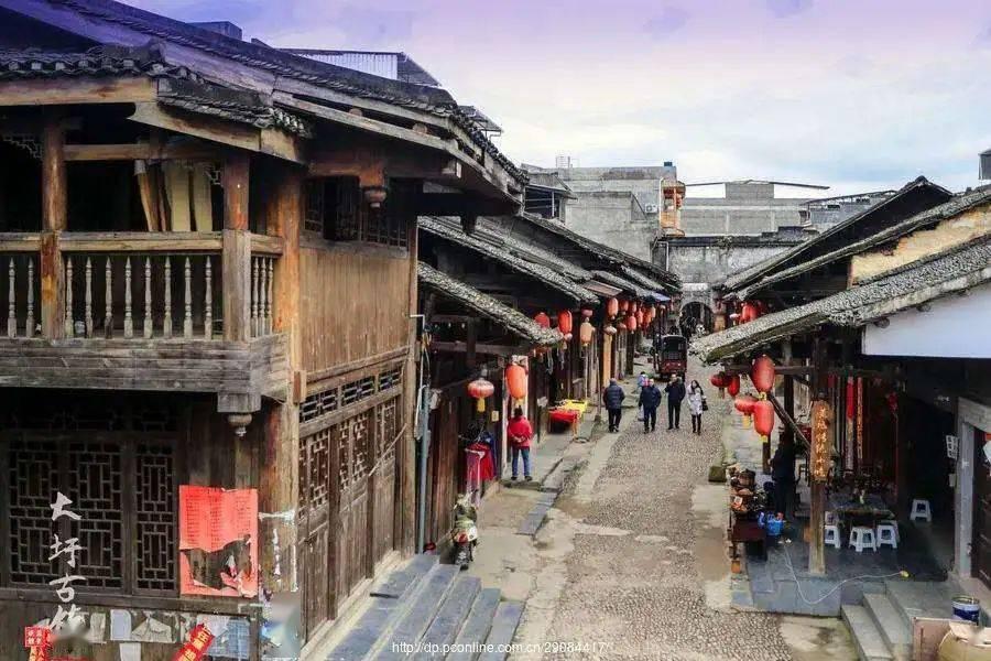 逃离荒废的戏院